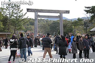 Torii gate at Uji Bridge. Very crowded with New Year's worshippers going for hatsumode prayers.
Keywords: mie ise jingu shrine shinto hatsumode new year&#039;s day shogatsu worshippers