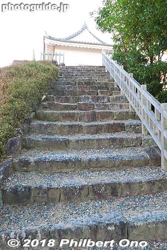 Steps to Kameyama Castle's Tamon-yagura turret.
Keywords: mie kameyama castle