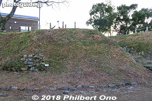 Partial stone wall remaining.
Keywords: mie kameyama castle