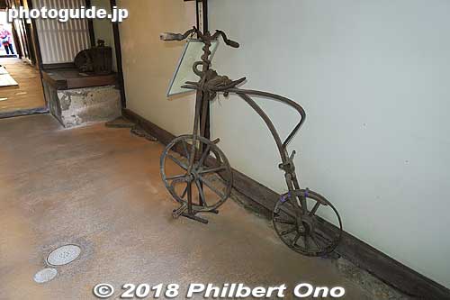 Old bicycle from the late 19th century (Meiji Period). Still a rare luxury item in those days. Bicycles became widely used in Japan from the 1930s. This bicycle was donated by a local resident in Seki. 
Keywords: mie kameyama seki-juku shukuba tokaido stage town
