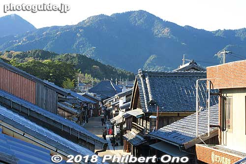 View from Chokantei, looking toward Jizo-in Temple. 眺関亭からの眺望
Keywords: mie kameyama seki-juku shukuba tokaido stage town