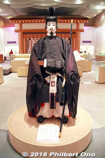 Government official wearing a Heian-Period sokutai costume. 武官人形「束帯」
Keywords: mie meiwa saiku history museum