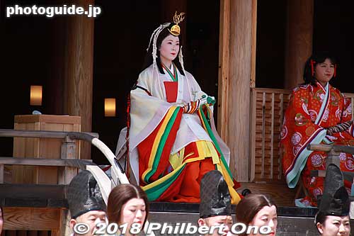 In 2018, the Saio princess was portrayed by 26-year-old Nakaho Yuri (中保 友里) from Tsu, Mie. She was selected from among 27 applicants. It was her fourth time to apply for this honor and was finally selected. 
It's confusing that she's called the 34th Saio at the 36th Saio Matsuri. It's because the festival didn't have a Saio from the 1st festival. She served well.
Keywords: mie meiwa saiku saio matsuri festival