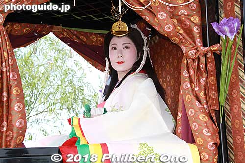 Saio princess in a palanquin in Meiwa, Mie Prefecture.
Keywords: mie meiwa saiku saio matsuri festival