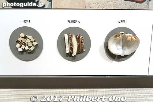 Making the nucleus to be inserted into the oyster.
Keywords: mie toba Mikimoto Pearl Island museum