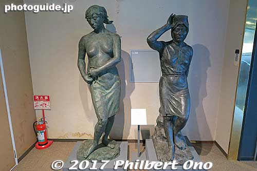 Ama divers at Mikimoto Pearl Museum.
Keywords: mie toba Mikimoto Pearl Island museum japansculpture