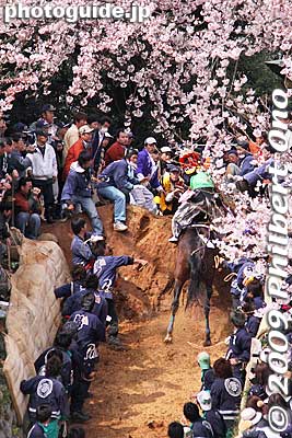 Keywords: mie toin-cho oyashiro matsuri festival ageuma horse inabe shrine 