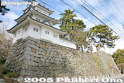 Three-story Ushitora turret, reconstructed in 1958.
This is the only significant building remaining of the castle.
Keywords: Mie Prefecture Tsu Castle