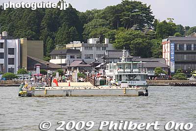Back to Matsushima Port.
Keywords: miyagi matsushima-machi nihon sankei scenic trio pine trees islands boat cruise 