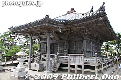 Godaido temple in Matsushima. This building was built in 1604 by Lord Date Masamune.
Keywords: miyagi matsushima-machi nihon sankei scenic trio pine trees islands temple