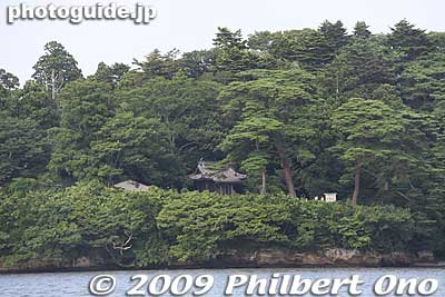 Bentendo Hall on Fukuura island.
Keywords: miyagi matsushima-machi nihon sankei scenic trio pine trees islands