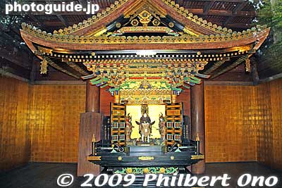 Inside Sankeiden hall which also has a painting of a rose.
Keywords: miyagi matsushima-machi nihon sankei scenic trio buddhist temple 
