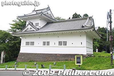 Sendai Castle's Waki-yagura turret at the site of Otemon Gate. Reconstructed in 1965. We cannot enter it. 脇櫓
Keywords: miyagi sendai japancastle 