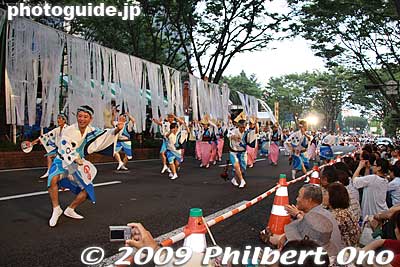 Where I was, Tokushima Awa Odori dancers performed first.
Keywords: miyagi sendai tanabata matsuri star festival evening parade performance  