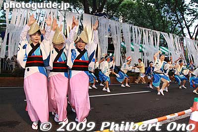Keywords: miyagi sendai tanabata matsuri star festival evening parade performance  