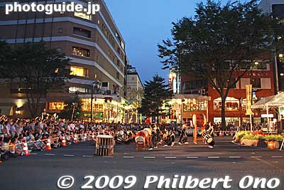 This was the main performance area on Jozenji-dori.
Keywords: miyagi sendai tanabata matsuri star festival evening stage performance 