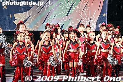 Different performances are given every evening during the Tanabata Matsuri. If you want good seats, go there early. Otherwise, it's standing room only.
Keywords: miyagi sendai tanabata matsuri star festival evening stage performance 