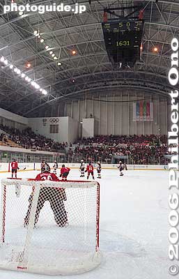 5-0 on scoreboard during 1st period.
In the 1st period, the scoreboard shows 5-0 in favor of the US.
Keywords: nagano prefecture 1998 winter olympics