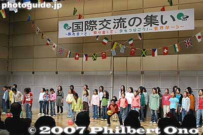 Canora Boys and Girls Chorus
Keywords: nagano okaya international exchange oiea event