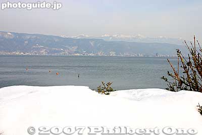 Lake Suwa during a warm winter.
Keywords: nagano okaya lake suwa water mountain