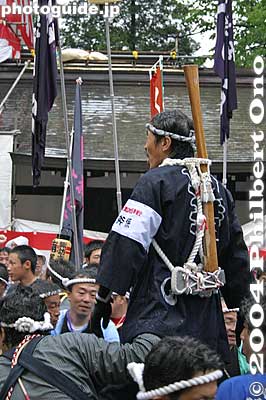 Ax man
Keywords: nagano shimosuwa-machi onbashira-sai matsuri festival satobiki