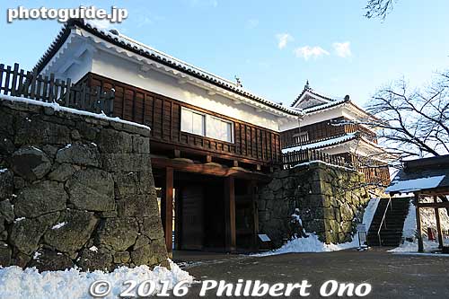 Back side of main gate and South Turret.
Keywords: nagano ueda castle sanada clan