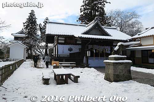 Behind Sanada Shrine is the West Turret, the castle's only original structure.
Keywords: nagano ueda castle sanada clan shrine