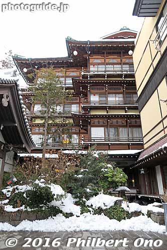 Shibu Onsen inn that appeared in a famous anime.
Keywords: nagano yamanouchi shibu onsen hot spring spa