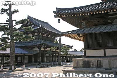 Chūmon Gate and Kondo Hall
Keywords: nara ikaruga-cho horyuji temple Buddhist Shotoku-shu world heritage site National Treasure