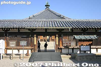 Ticket gate to Yumedono. Admission included in the 1,000 yen ticket.
Keywords: nara ikaruga-cho horyuji temple Buddhist Shotoku-shu world heritage site