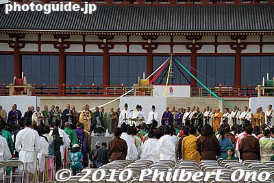 On stage, the Buddhist and Shinto priests held a prayer for peace. I didn't stick around for this.
Keywords: nara heijo-kyo capital heijo palace 