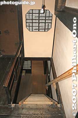Stairs from Yoshida Chiaki's room on the 2nd floor.
Keywords: niigata house home yoshida chiaki biwako shuko no uta lake biwa rowing song