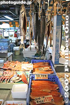 Salmon
Keywords: niigata fish market