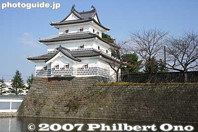 Sangai Yagura Turret, Shibata Castle 三階櫓, Niigata. The castle never had a tenshukaku castle tower (donjon), so this turret was the grandest castle structure.
Keywords: niigata shibata castle park turret japancastle