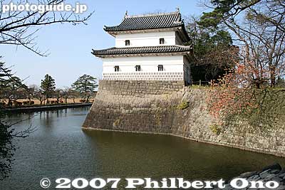 Kyu-Ninomaru Sumi-yagura Turret, an Important Cultural Property 旧二の丸隅櫓
Keywords: niigata shibata castle park turret moat stone wall