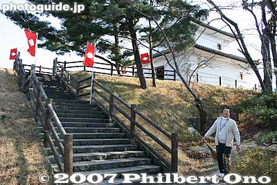 Steps to Tatsumi Yagura Turret, reconstructed in June 2004. 辰巳櫓
Keywords: niigata shibata castle park turret