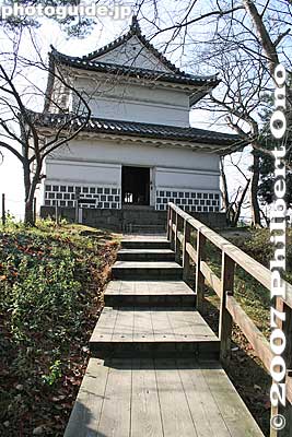 Kyu-Ninomaru Sumi-yagura Turret 旧二の丸隅櫓
Keywords: niigata shibata castle park turret