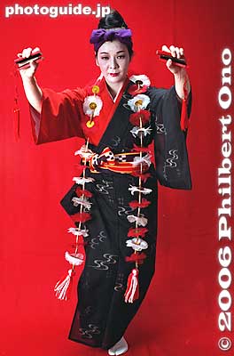 Keywords: okinawa ryukyu dance nuchibana bingata kimono