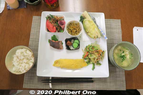 Delicious Okinawan breakfast at Takemori Inn/Ryokan (竹盛旅館).
Keywords: okinawa Iriomote ryokan inn japanfood
