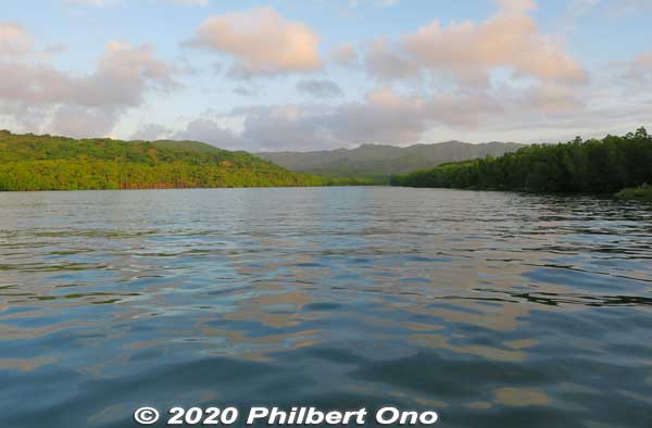 Lovely morning, too bad we didn't have time to kayak more upstream on Maira River, Iriomote.
Keywords: okinawa Iriomote Maira River sunrise kayak canoe japanriver