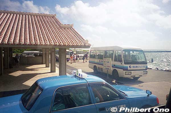 The old Ohara Port when it was still operating. Tour buses, taxis, etc., await arriving passengers.
Keywords: okinawa Iriomote yaeyama ohara port