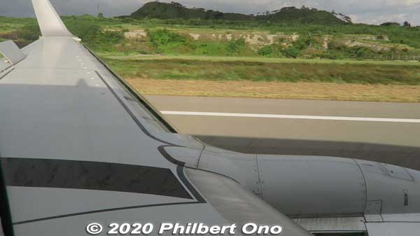 Landed on Ishigaki Airport's runway.
Keywords: okinawa Ishigaki Airport