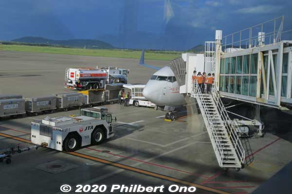 Our JTA plane that landed at Ishigaki Airport.
Keywords: okinawa Ishigaki Airport