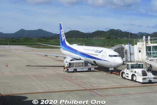 ANA at Ishigaki Airport.
Keywords: okinawa Ishigaki Airport airplane jet boeing-737