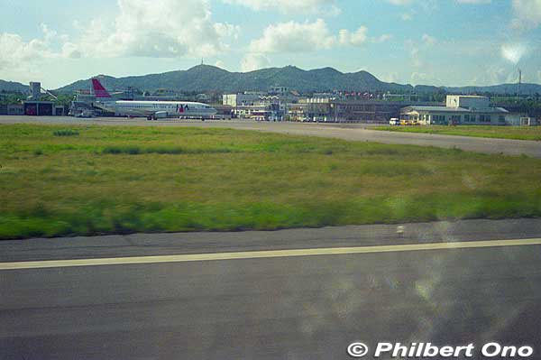 Taking off at the old Ishigaki Airport.
Keywords: okinawa old Ishigaki Airport