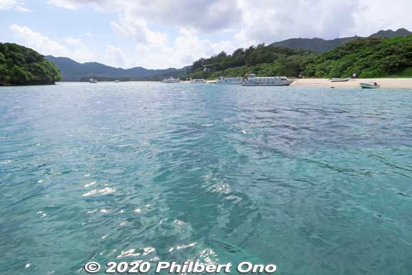 The cruise is scenic with tropical ocean and small islands.
Keywords: okinawa Ishigaki Kabira Bay