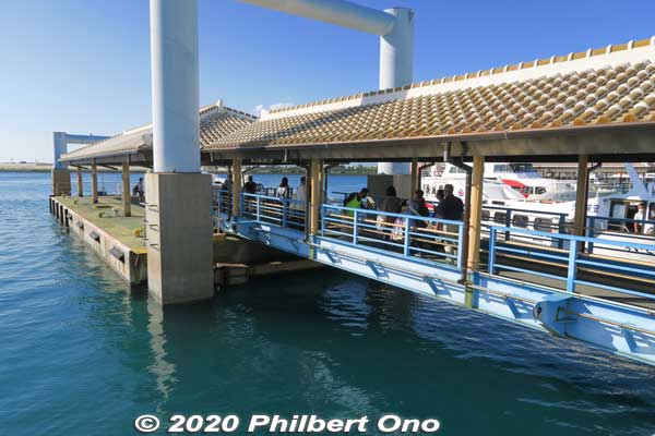 Ishigaki Port boat dock.
Keywords: okinawa Ishigaki Port