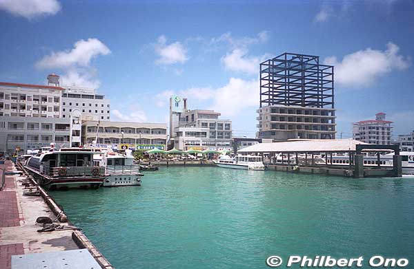 Old Ishigaki Port for tourist boats. Only one floating dock for the larger boats. This dock has been dismantled when the new Ishigaki Port was built.
Keywords: okinawa Ishigaki Port