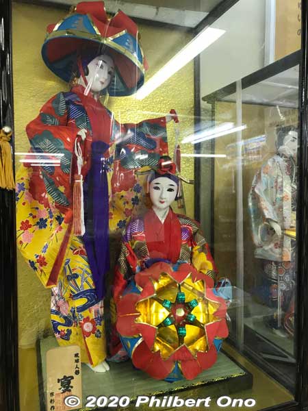 Okinawan dolls for sale on Kokusai-dori.
Keywords: Okinawa Naha Kokusai-dori shopping road