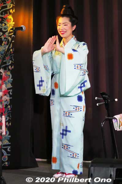 Rin also plays the ʻukulele as a hobby.
Keywords: Okinawa Naha Kokusai-dori shopping road nenez nenes